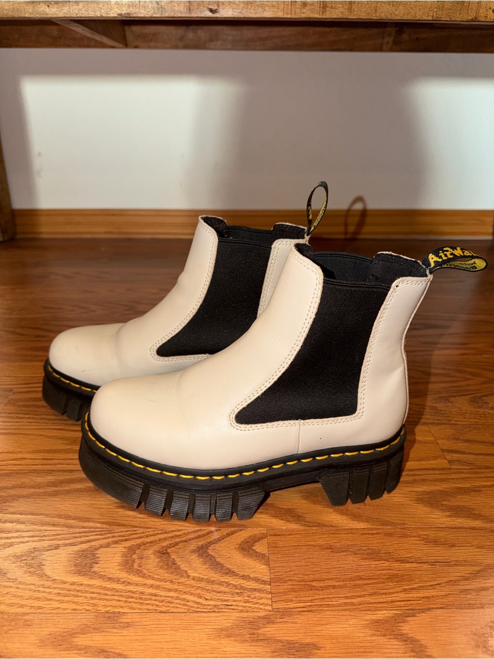 Dr. Martins Chelsea Platform Boot